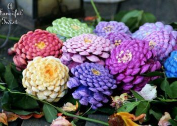 Творческая мастерская «Розы из шишек»