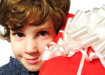 Что подарить другу на день рождения?