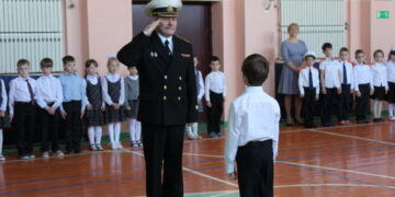 Наши новости. Прошёл смотр строя и песни