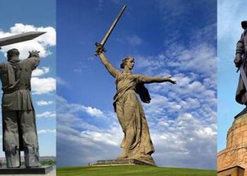 Интересно…. «Меч передан. Меч поднят. Меч опущен»