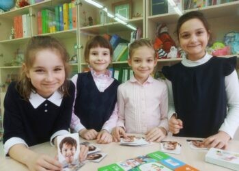 Нашим девочкам…